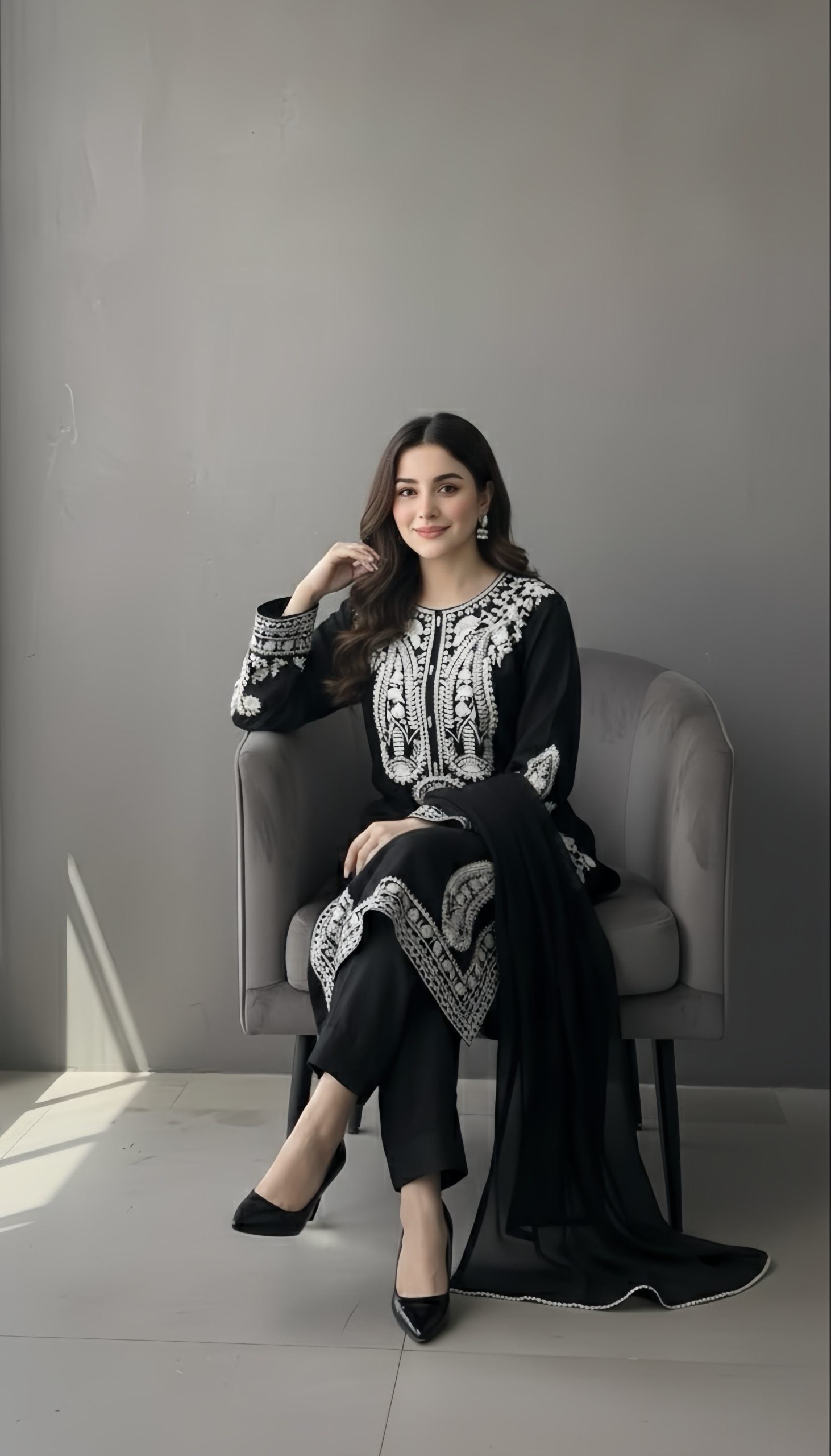 Black Noor-e-libas image 2