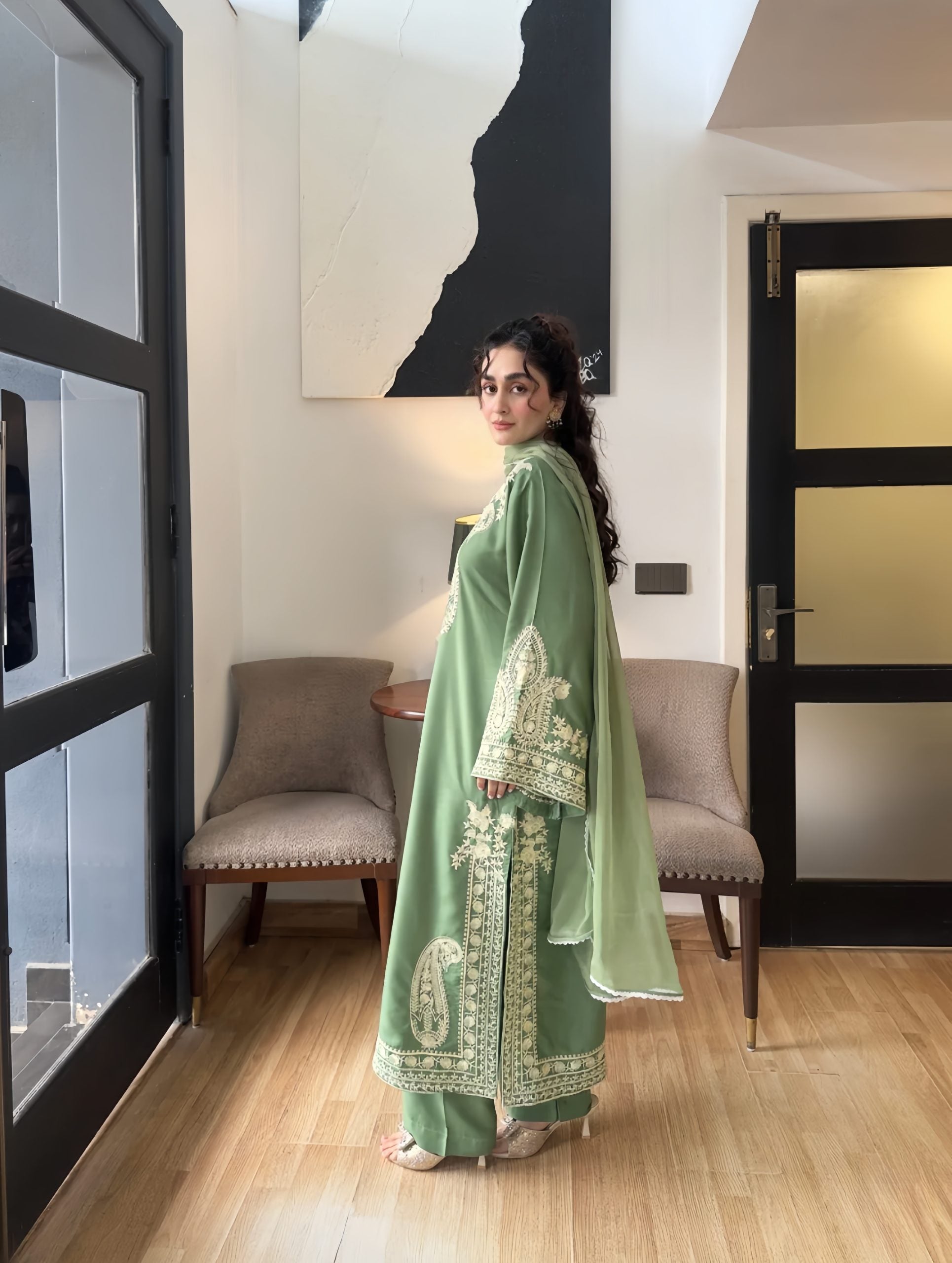 Noor-e-Libas image 5