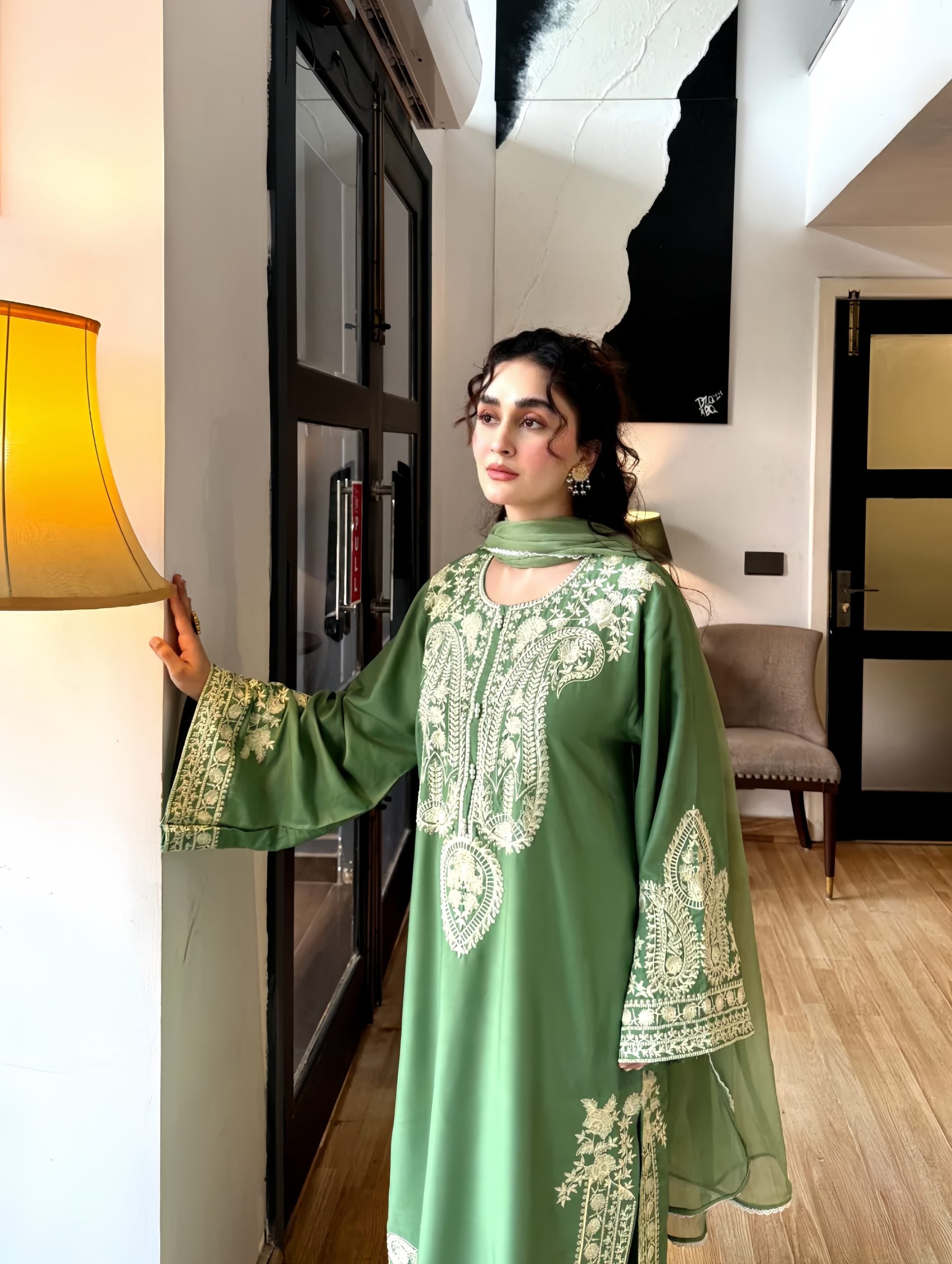Noor-e-Libas image 2